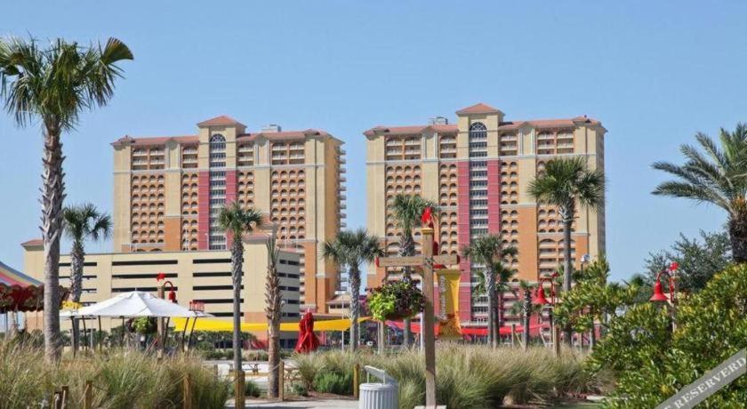 Calypso & Towers Apartment