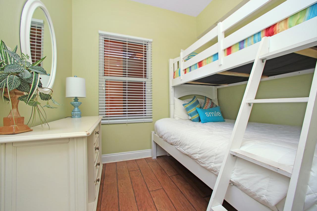 Calypso & Towers Apartment